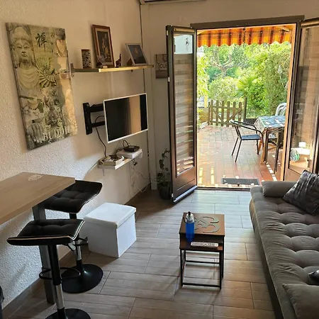 아파트 Rez-de-jardin Proche 카발레르쉬르메르